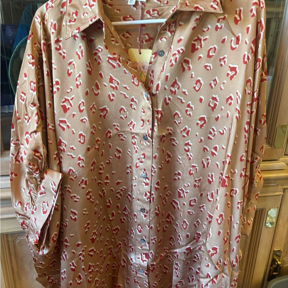 Entro leopard satin top sz M/L